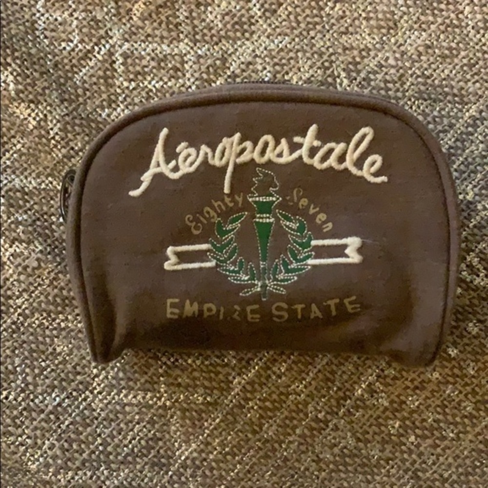 ⚠️ Damage Wristlet Aeropostale 87 Empire State